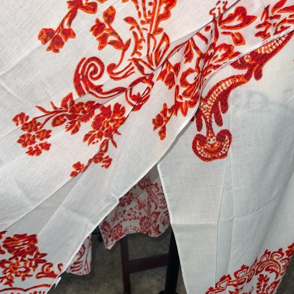 Elegant White and Red Kimono Cardigan - Picture 9 of 11